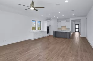 12347 Sweet Gum Dr, Mont Belvieu, TX 77523 - Photo 2