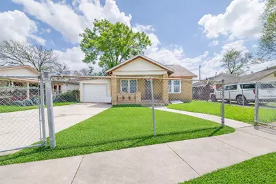 2305 Wilshire Street, Houston, TX 77023 - Photo 2