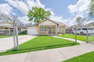 2305 Wilshire St, Houston, TX 77023 - Photo 2