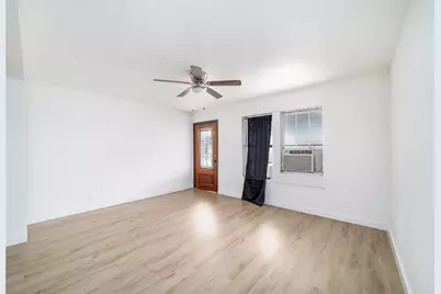 2305 Wilshire Street, Houston, TX 77023 - Photo 8
