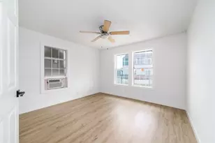 2305 Wilshire St, Houston, TX 77023 - Photo 12