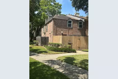 889 Wax Myrtle Lane, Houston, TX 77079 - Photo 2