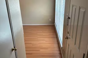 889 Wax Myrtle Ln, Houston, TX 77079 - Photo 18