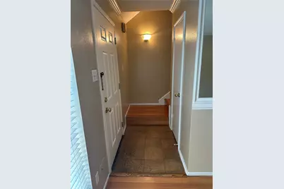 889 Wax Myrtle Lane, Houston, TX 77079 - Photo 10