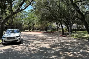 889 Wax Myrtle Ln, Houston, TX 77079 - Photo 26