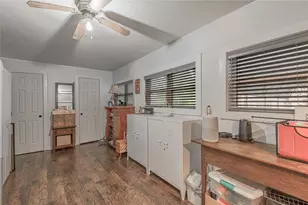 105 N Texas St, Madisonville, TX 77864 - Photo 36