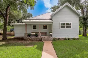105 N Texas St, Madisonville, TX 77864 - Photo 1