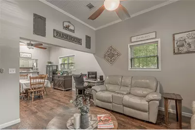 105 N Texas Street, Madisonville, TX 77864 - Photo 8