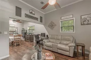 105 N Texas St, Madisonville, TX 77864 - Photo 8