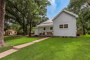 105 N Texas St, Madisonville, TX 77864 - Photo 2