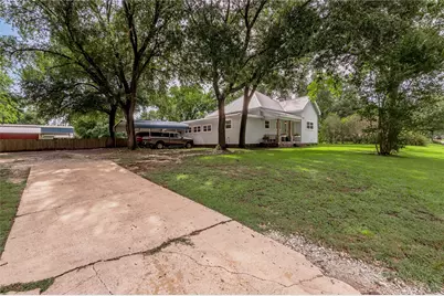 105 N Texas Street, Madisonville, TX 77864 - Photo 40
