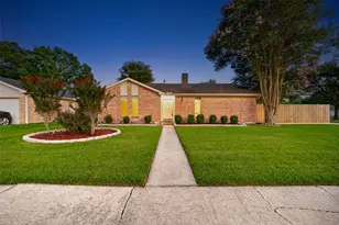 9902 Sageaspen Ln, Houston, TX 77089 - Photo 2
