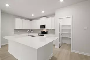 23402 Zinfandel Dr, Alvin, TX 77511 - Photo 6