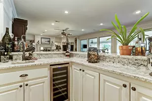 14 Shorelake Dr, Kingwood, TX 77339 - Photo 16