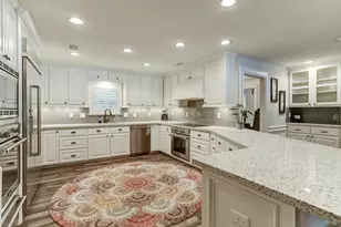 14 Shorelake Dr, Kingwood, TX 77339 - Photo 10