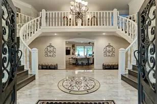 14 Shorelake Dr, Kingwood, TX 77339 - Photo 2