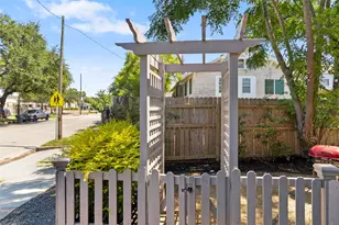 1311 37th St, Galveston, TX 77550 - Photo 22
