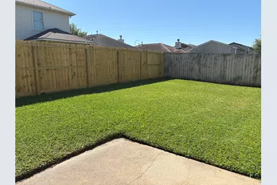 8210 Greenleaf Street, Baytown, TX 77523 - Photo 20
