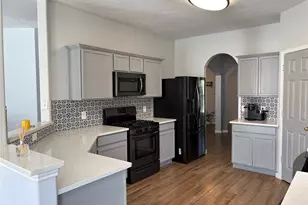 8210 Greenleaf St, Baytown, TX 77523 - Photo 10
