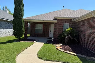 8210 Greenleaf St, Baytown, TX 77523 - Photo 2