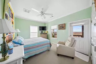 521 Beach Front Dr, Matagorda, TX 77457 - Photo 18