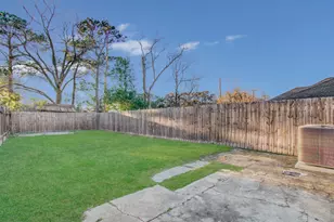 15216 Wickbriar Dr, Houston, TX 77053 - Photo 32