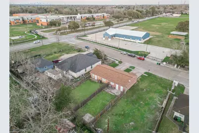 15216 Wickbriar Drive, Houston, TX 77053 - Photo 34