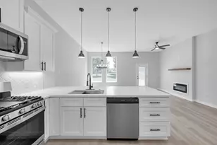 14833 Spica Ct, Willis, TX 77318 - Photo 6