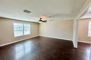 3714 Ave S 1/2, Galveston, TX 77550 - Photo 4