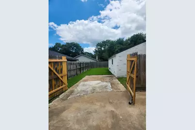 13607 Meisterwood Drive, Houston, TX 77065 - Photo 16