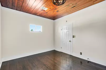 204 Kerry Road, Highlands, TX 77562 - Photo 16