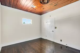 204 Kerry Rd, Highlands, TX 77562 - Photo 16