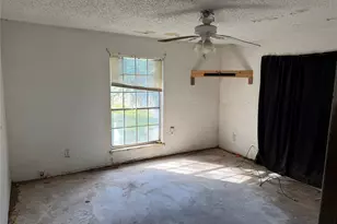 7102 Wendemere St, Houston, TX 77088 - Photo 10
