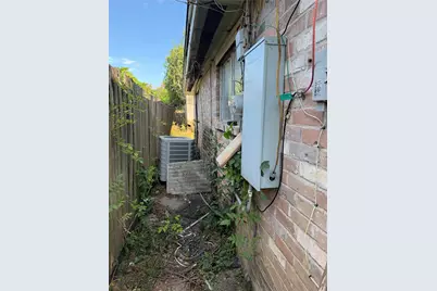 7102 Wendemere Street, Houston, TX 77088 - Photo 12