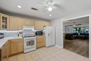 1918 51st St, Galveston, TX 77551 - Photo 8