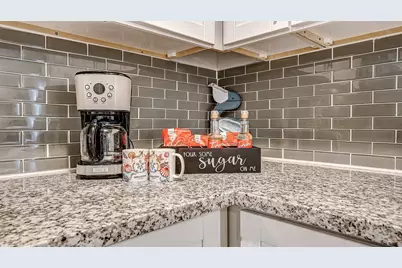 1022 Avenue L, Galveston, TX 77550 - Photo 32