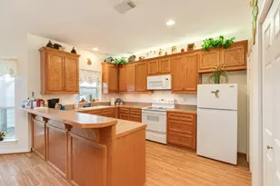 139 Driftwood Rd, Freeport, TX 77541 - Photo 6