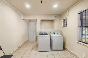 2819 Berry St, Houston, TX 77004 - Photo 16