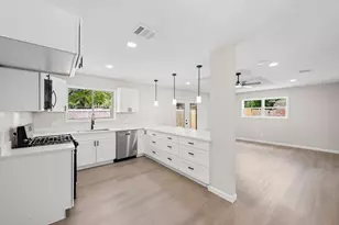 523 Lazy Ln, Brazoria, TX 77422 - Photo 10