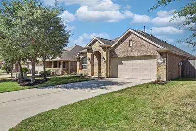 637 Maple Point Drive E, Conroe, TX 77301 - Photo 1