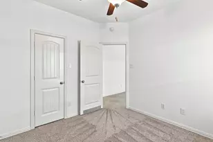 637 Maple Point Dr E, Conroe, TX 77301 - Photo 36