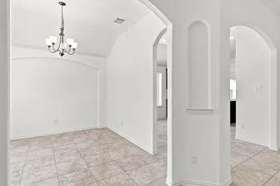 637 Maple Point Drive E, Conroe, TX 77301 - Photo 6