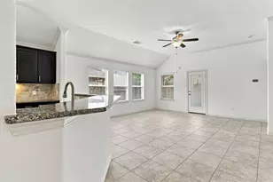 637 Maple Point Dr E, Conroe, TX 77301 - Photo 18