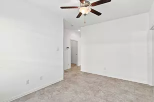 637 Maple Point Dr E, Conroe, TX 77301 - Photo 38