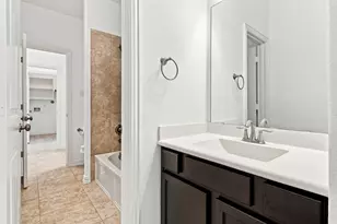 637 Maple Point Dr E, Conroe, TX 77301 - Photo 42