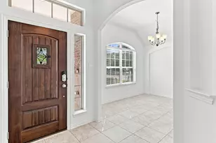 637 Maple Point Dr E, Conroe, TX 77301 - Photo 4