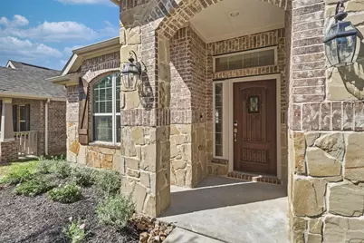 637 Maple Point Drive E, Conroe, TX 77301 - Photo 4