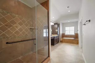 5947 Turtle Beach Ln, Houston, TX 77036 - Photo 14