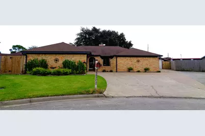2502 20th Street N, Texas City, TX 77590 - Photo 2