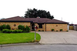 2502 20th St N, Texas City, TX 77590 - Photo 2